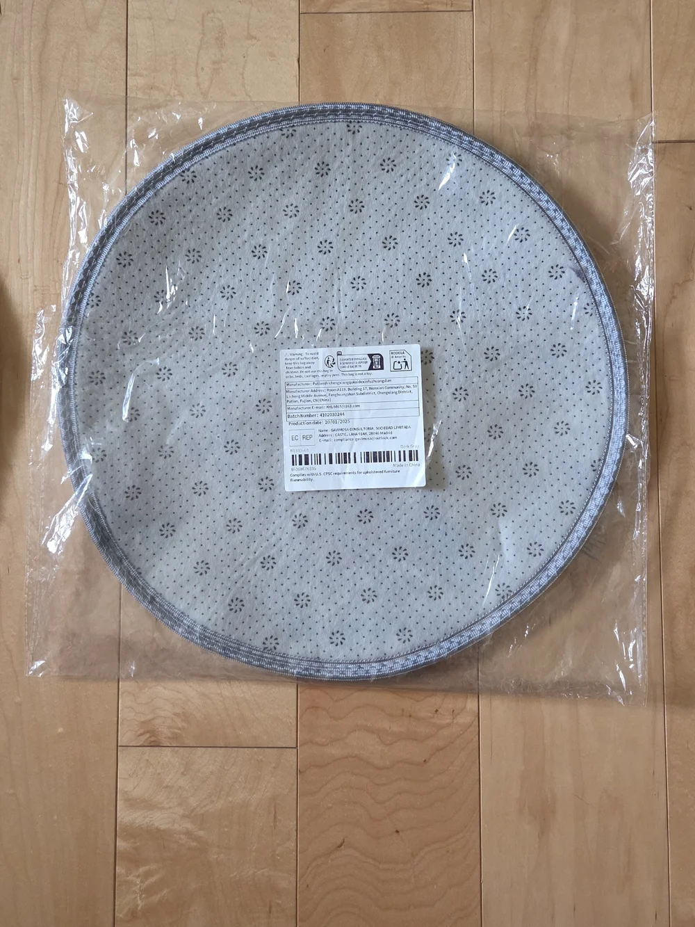 Artificial Fur Small Round x2 Pads for Cats Grey and Marble